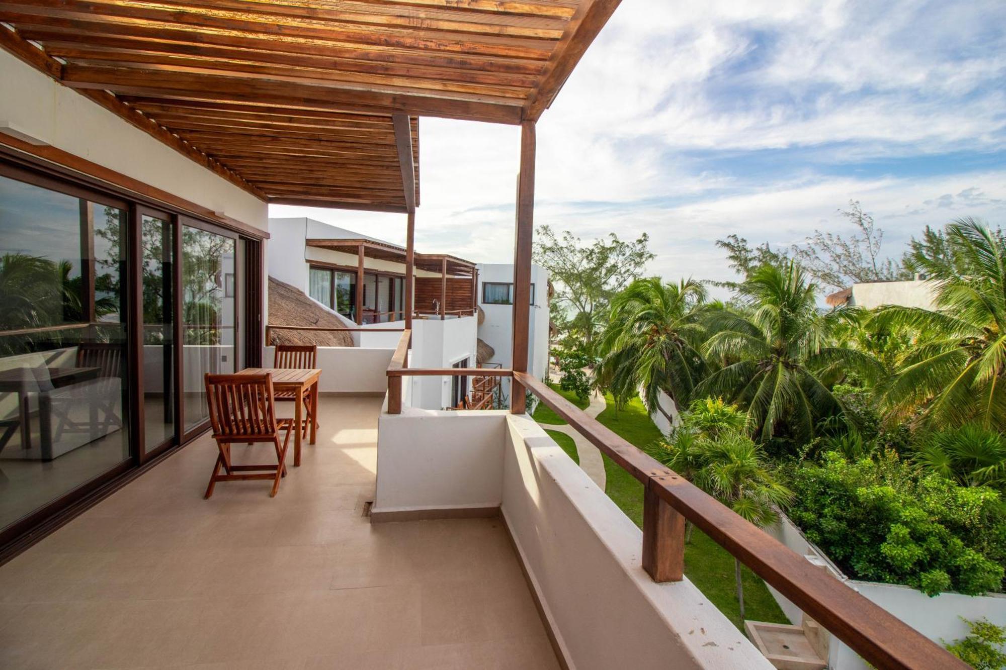 My Blue Hotel Holbox Extérieur photo A balcony