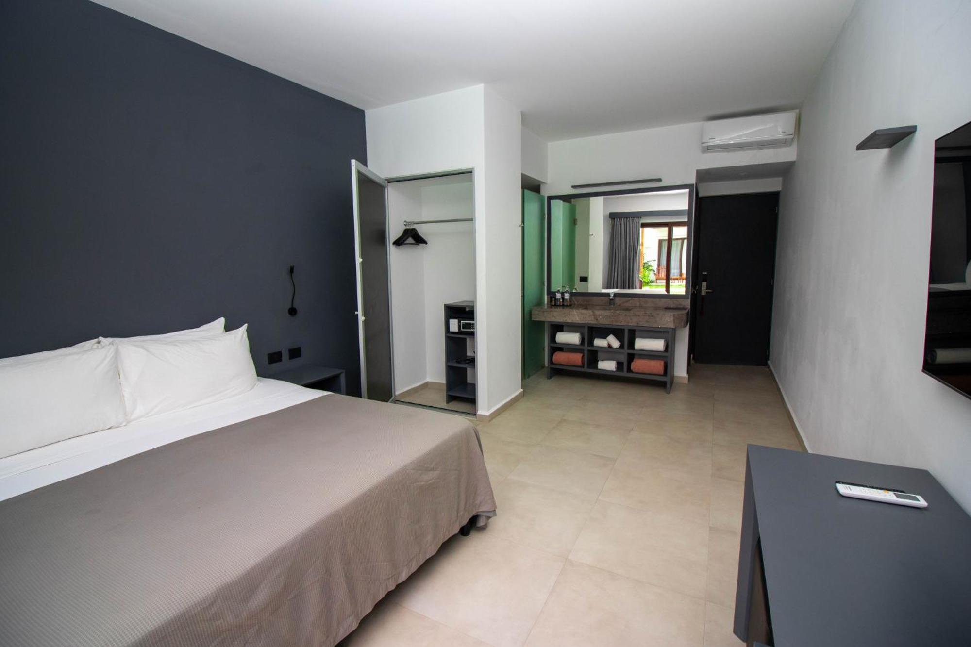 My Blue Hotel Holbox Extérieur photo A room at the hotel